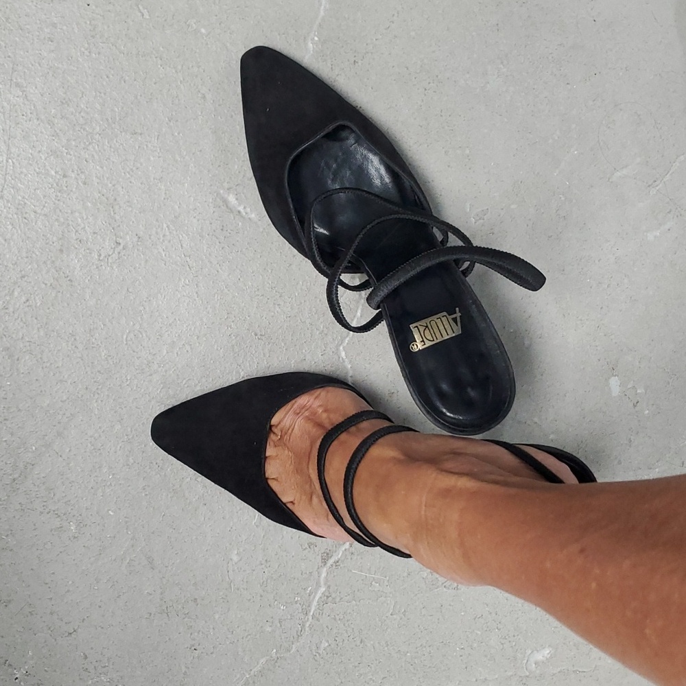 Allure velvet strappy closed toe heels, size 6.5, black